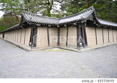 京都御所の鬼門 築地塀 猿が辻 京都御所の鬼門 築地塀 猿が辻 89559649