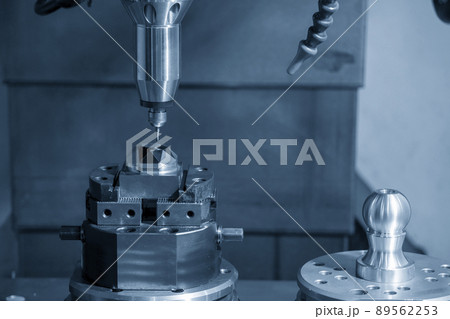 The mirror surface parts cutting  by CNC milling machine with ball end mill tool. 89562253