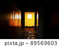 工場にあるシートシャッター 89569603