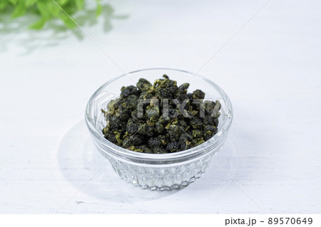 台湾の高級茶　金萱茶（きんせんちゃ）：甘いミルクティーのような香りがある。 89570649