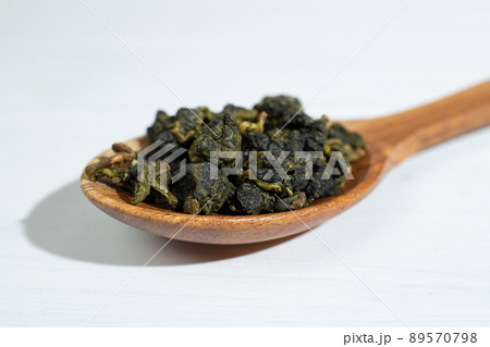 台湾の高級茶　金萱茶（きんせんちゃ）：甘いミルクティーのような香りがある。 89570798