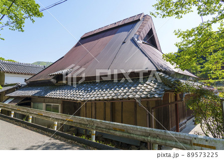 妙見口駅から妙見山までのハイキングコース 花折街道 トタン茅葺 妙見口駅から妙見山までのハイキングコース 花折街道 トタン茅葺 89573225
