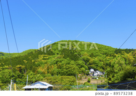 妙見口駅から妙見山までのハイキングコース　里山風景 89573238