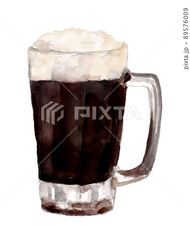 冷えた黒ビールジョッキ一杯【手描き水彩画】コピースペースあり 白バック PNG 89576009
