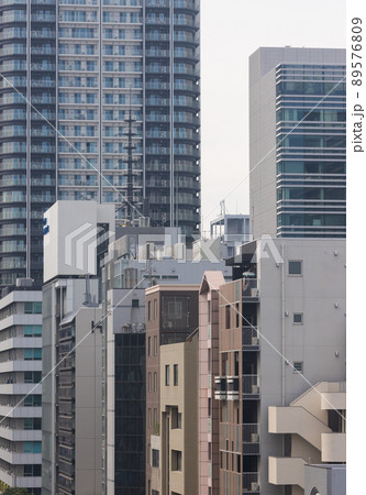 名古屋の街並みの高層ビルの風景 89576809