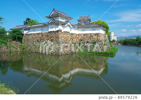 【続日本100名城】岸和田城 本丸隅櫓と内堀の初夏の風景1 大阪府岸和田市 【続日本100名城】岸和田城 本丸隅櫓と内堀の初夏の風景1 大阪府岸和田市 89579226