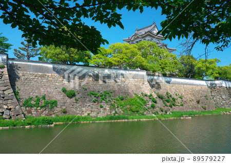 【続日本100名城】岸和田城 本丸と内堀の初夏の風景2 大阪府岸和田市 【続日本100名城】岸和田城 本丸と内堀の初夏の風景2 大阪府岸和田市 89579227