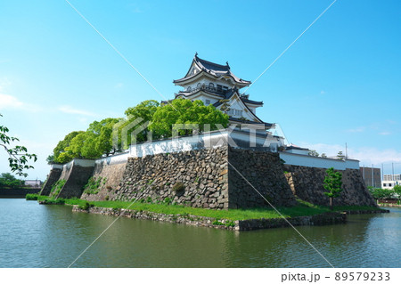 【続日本100名城】岸和田城 復興天守と本丸石垣と内堀の初夏の風景1 大阪府岸和田市 【続日本100名城】岸和田城 復興天守と本丸石垣と内堀の初夏の風景1 大阪府岸和田市 89579233