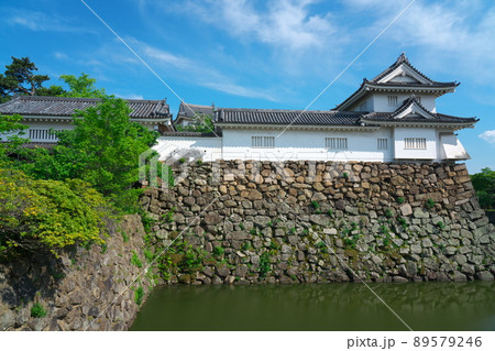 【続日本100名城】岸和田城 復興隅櫓と本丸石垣の初夏の風景 大阪府岸和田市 【続日本100名城】岸和田城 復興隅櫓と本丸石垣の初夏の風景 大阪府岸和田市 89579246