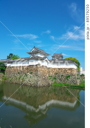 【続日本100名城】岸和田城 復興隅櫓と本丸石垣と内堀の初夏の風景4 大阪府岸和田市 【続日本100名城】岸和田城 復興隅櫓と本丸石垣と内堀の初夏の風景4 大阪府岸和田市 89579250