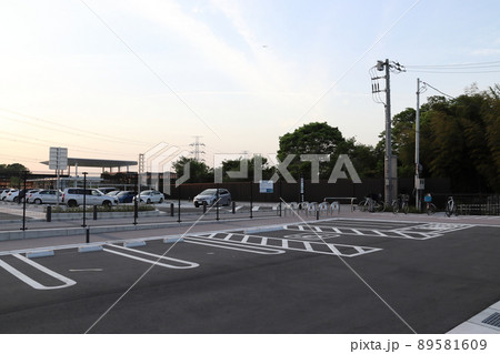 首都高速川口線：川口ハイウェイオアシス／川口PAにて（一般道側の駐車場） 89581609