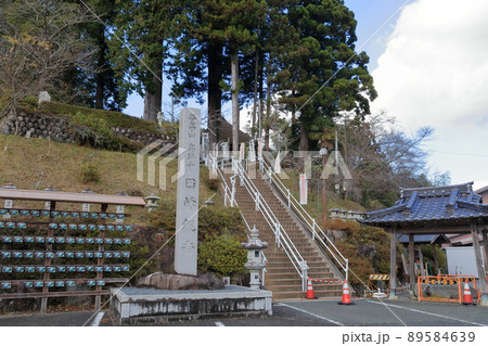 三河三観音のひとつの寺院(田峰観音 愛知県 設楽町) 三河三観音のひとつの寺院(田峰観音 愛知県 設楽町) 89584639