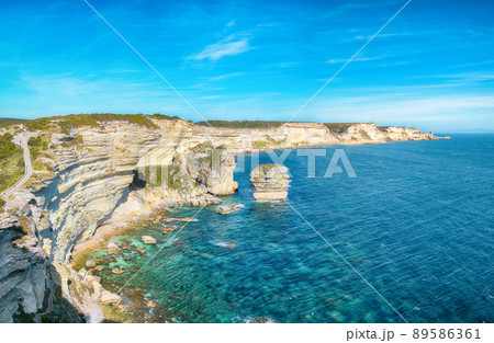Breathtaking view of cliffs near old town Bonifacio. 89586361