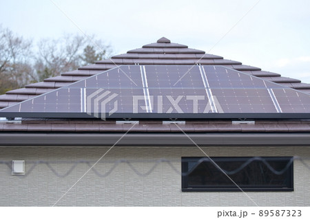 住宅の太陽光パネル 住宅の太陽光パネル 89587323