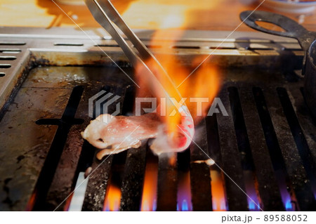 焼きしゃぶ　調理中　肉　01 89588052