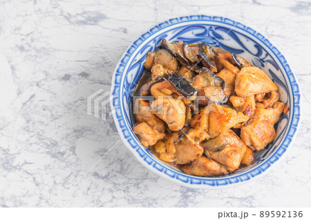 鶏肉と茄子の煮物 鶏肉と茄子の煮物 89592136