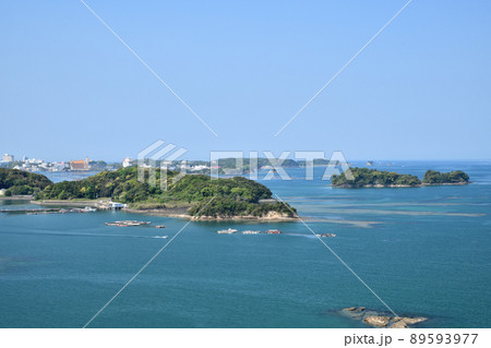 田辺湾・神島を望む(遠くには塔島)　【和歌山県田辺市】 89593977