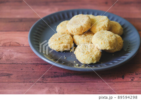 お皿の上のポルボローネ 89594298