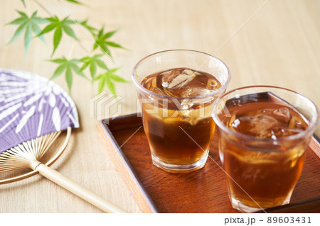 冷たい麦茶 89603431