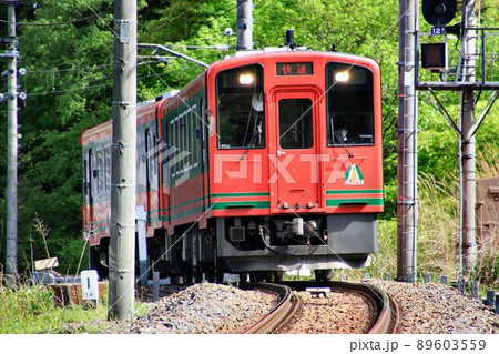 新緑の鉄路を…鬼怒川から南会津へ 会津鉄道・快速列車 新緑の鉄路を…鬼怒川から南会津へ 会津鉄道・快速列車 89603559