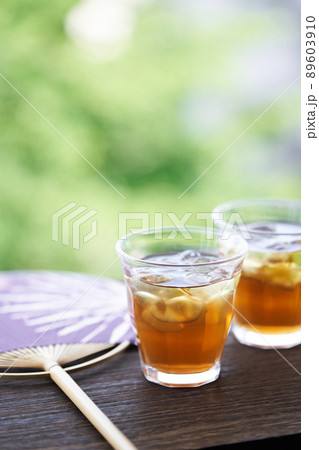 冷たい麦茶 89603910