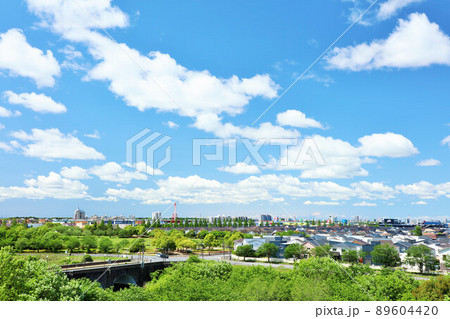 青空の街並み 青空の街並み 89604420
