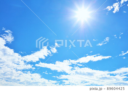 夏の青空と雲 そして太陽 夏の青空と雲 そして太陽 89604425