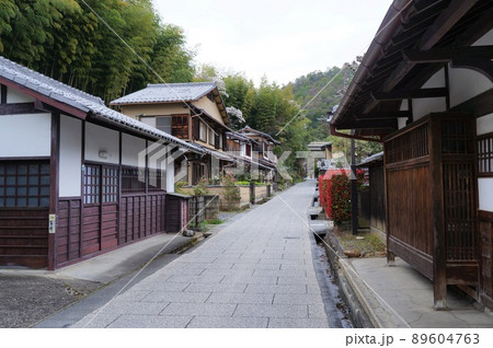 【京都市右京区】愛宕街道と嵯峨鳥居本の町並み 89604763