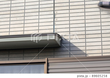 外壁のコーキングのひび割れ、剥がれ 外壁のコーキングのひび割れ、剥がれ 89605258