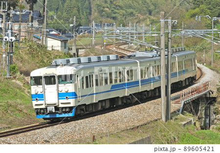 北陸本線　石動－倶利伽羅　JR西日本　413系　B10編成（金沢） 89605421