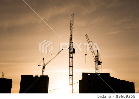 Highrise building and large crane 89609259