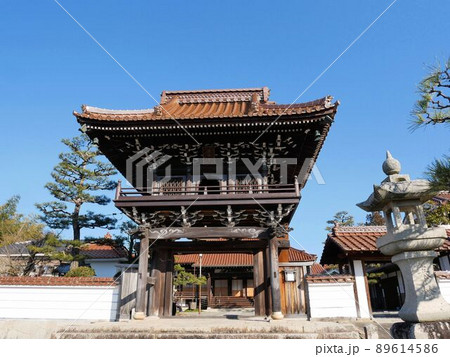 江戸時代の建築 養国寺の鐘楼門 (東広島市高屋町白市) 江戸時代の建築 養国寺の鐘楼門 (東広島市高屋町白市) 89614586