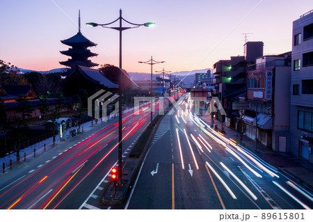 京都市南区東寺の夜明け前の状況を撮影したもの 京都市南区東寺の夜明け前の状況を撮影したもの 89615801