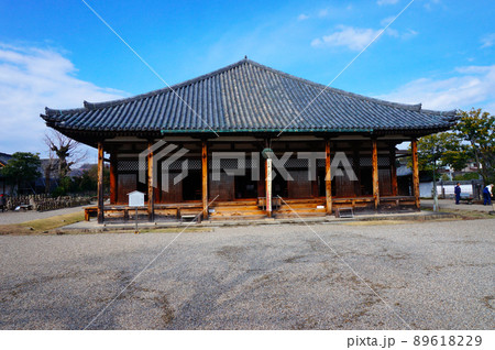 【世界遺産 古都奈良の文化財】早春の元興寺 国宝の本堂 奈良県奈良市 【世界遺産 古都奈良の文化財】早春の元興寺 国宝の本堂 奈良県奈良市 89618229