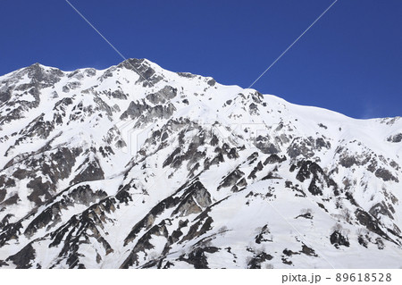 白銀の白馬岳　美しい雪山 89618528