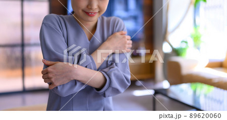 美人な女性のポートレート 89620060