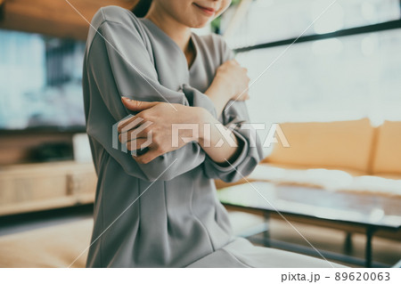 美人な女性のポートレート 美人な女性のポートレート 89620063