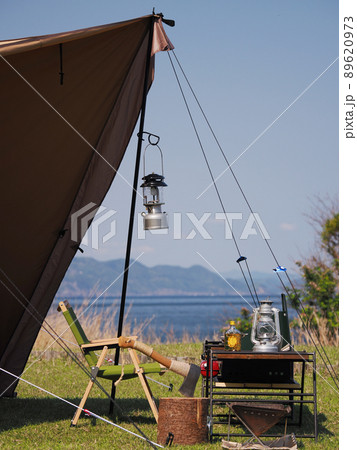 海辺のソロキャンプ爽やかな朝 89620973