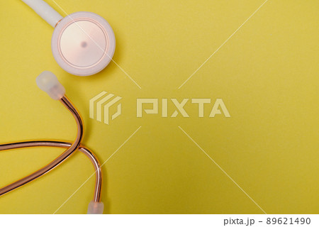 Medical stethoscope. White medical stethoscope.The concept of healthcare. 89621490