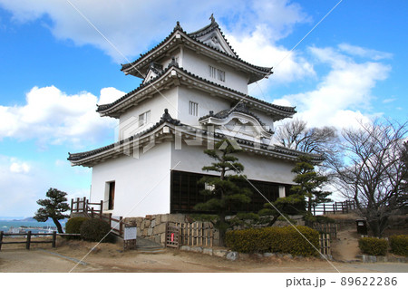 香川県丸亀市の史跡丸亀城跡　天守閣　本丸より 89622286