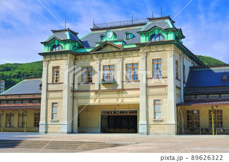 【福岡県】晴天下のJR門司港駅 89626322