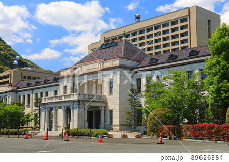 【山口県晴天下の山口県政資料館と山口県庁舎 【山口県晴天下の山口県政資料館と山口県庁舎 89626384