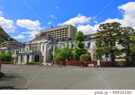 【山口県晴天下の山口県政資料館と山口県庁舎 89626386