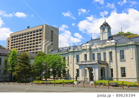 【山口県晴天下の山口県政資料館と山口県庁舎 【山口県晴天下の山口県政資料館と山口県庁舎 89626394