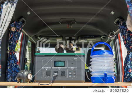 【車中泊ではポータブル電源を活用】 【車中泊ではポータブル電源を活用】 89627820