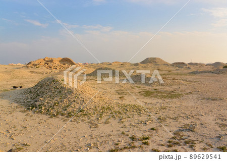 バーレーンの世界遺産、ディルムンの古墳群の光景 89629541