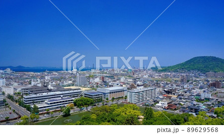 丸亀城から市街地の風景日本一の石垣城から瀬戸内海まで見られます③【香川県丸亀市】 89629568