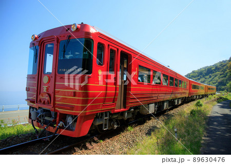 JR四国　観光列車「伊予灘ものがたり」（二代目） 89630476