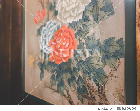 Antique decorative items decorate in restaurant Antique decorative items decorate in restaurant 89630604