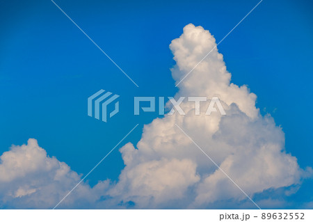 屋久島 真夏の青空と積乱雲 屋久島 真夏の青空と積乱雲 89632552